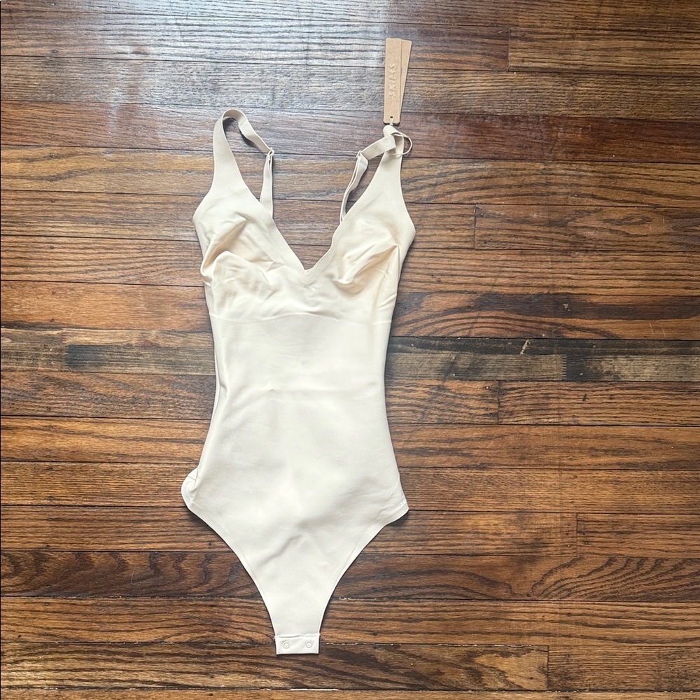 SKIMS Sculpting Shapewear Bodysuit Nude – Size S NWT - Picture 4 of 8